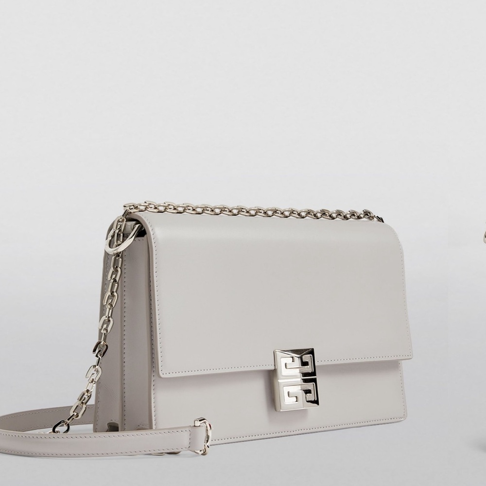 GIVENCHY 
Calfskin Medium 4G Chain Shoulder Bag Cloud Grey